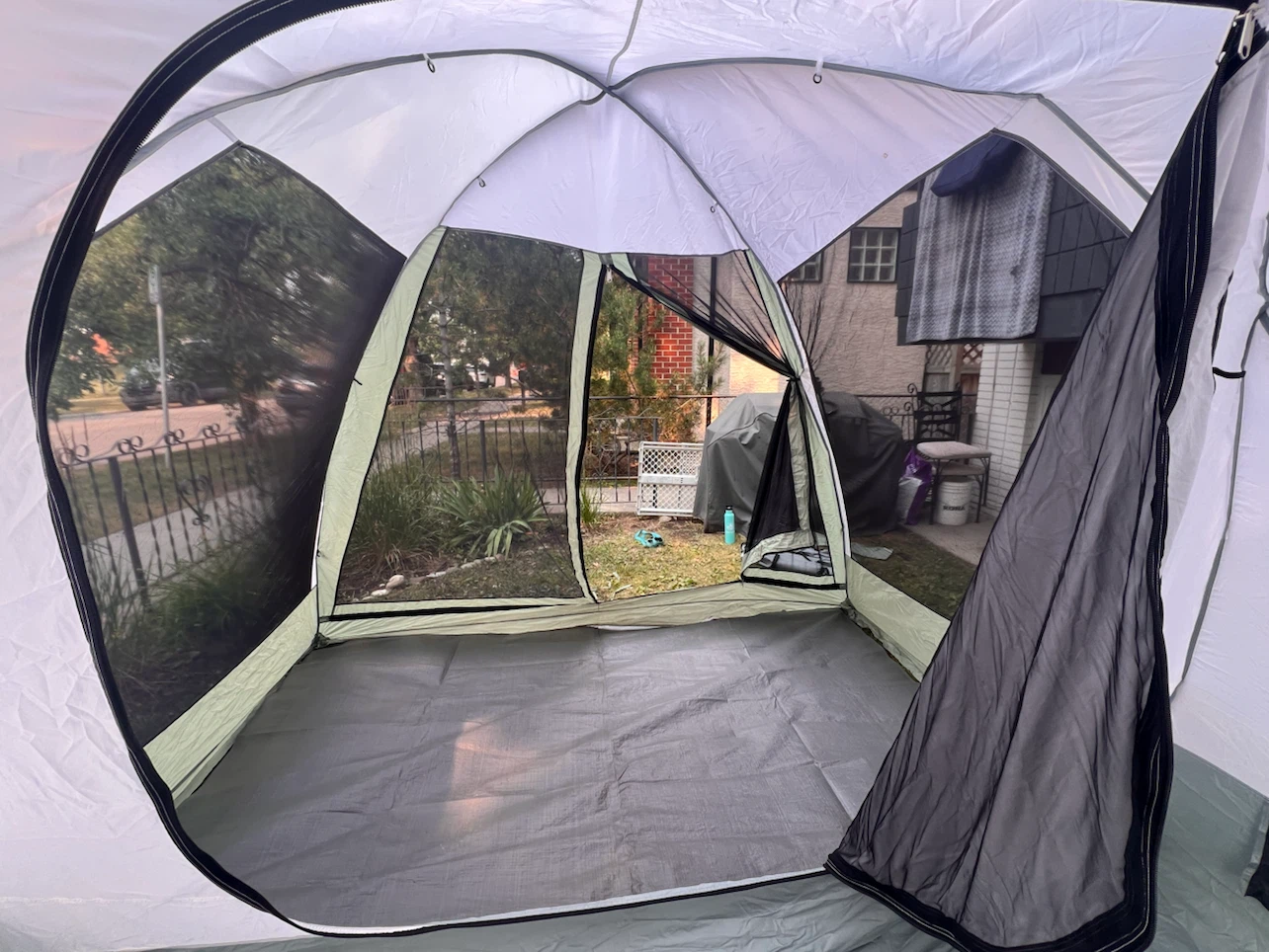 Chinook Twin Peaks Lodge 6-Person Tent – Excellent Condition - photo 5