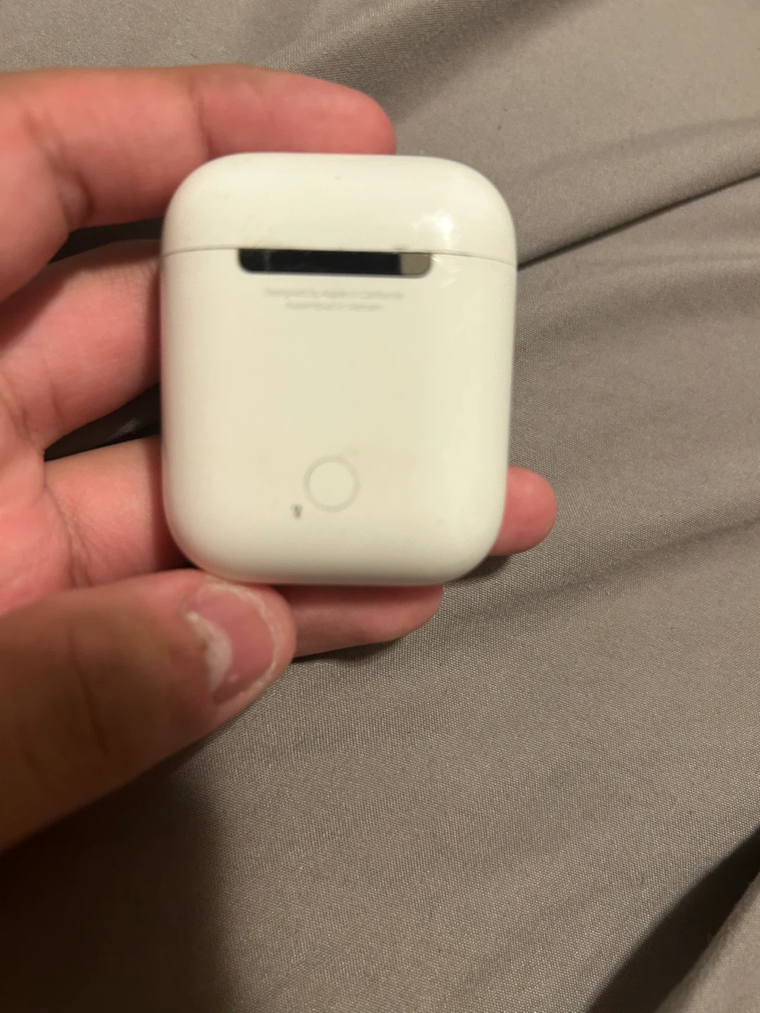 Apple AirPods Charging Case (2nd Gen) - photo 2