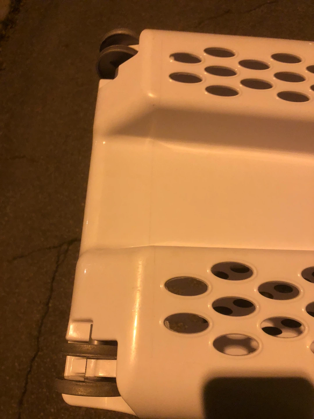 Sterilite Ultra Wheeled Laundry Hamper - photo 4