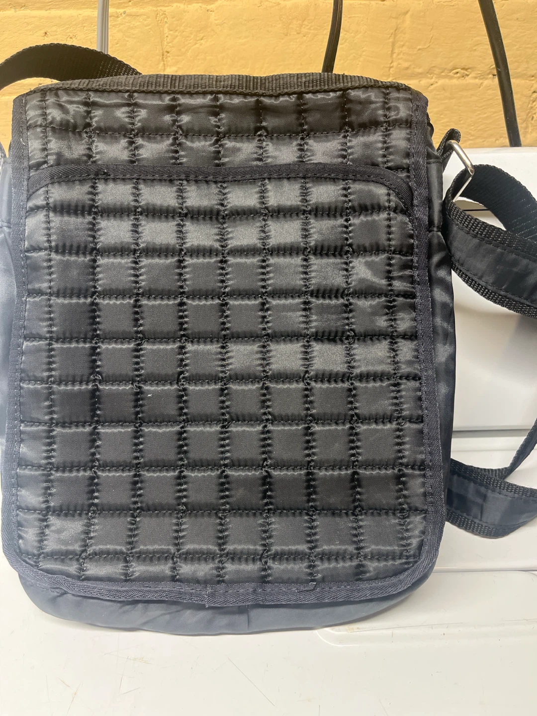 Lug bag  - excellent condition - photo 2