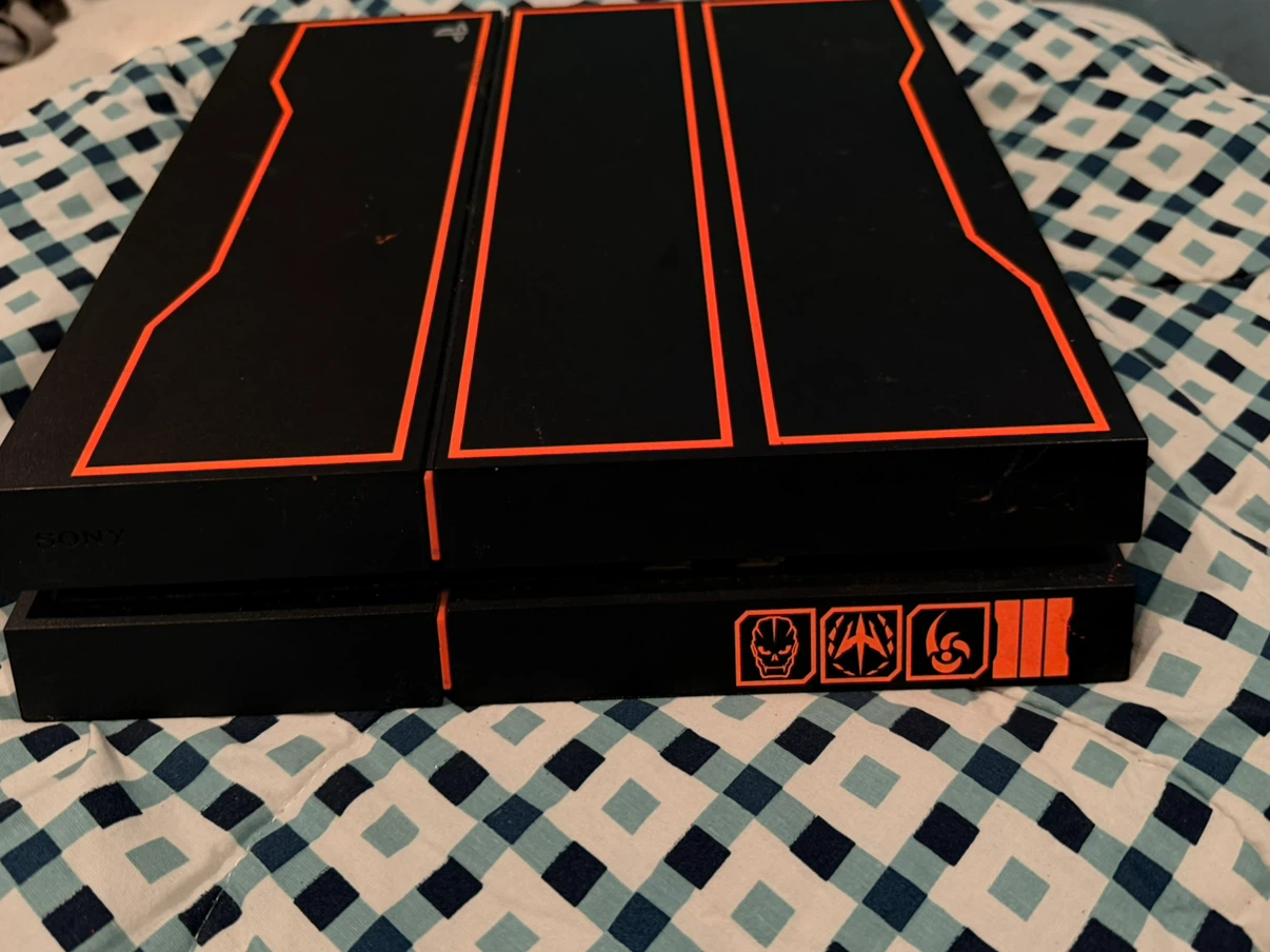 Sony PlayStation 4 Call of Duty Black Ops III Edition