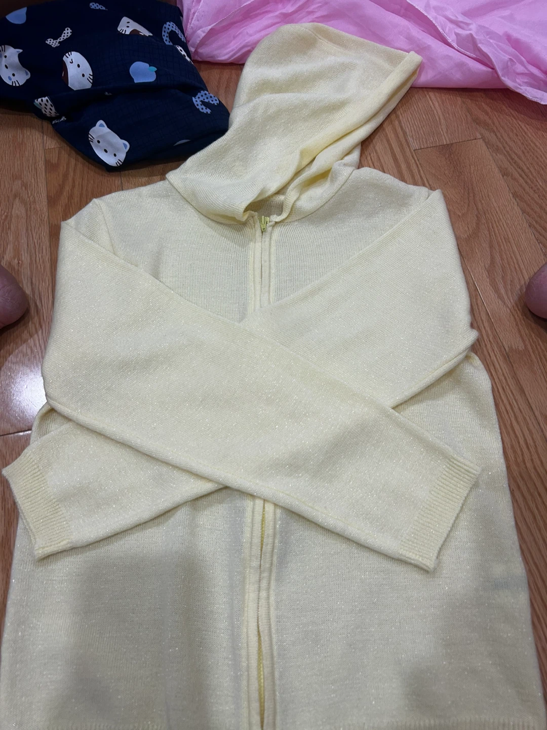 Assorted kids clothing bundle