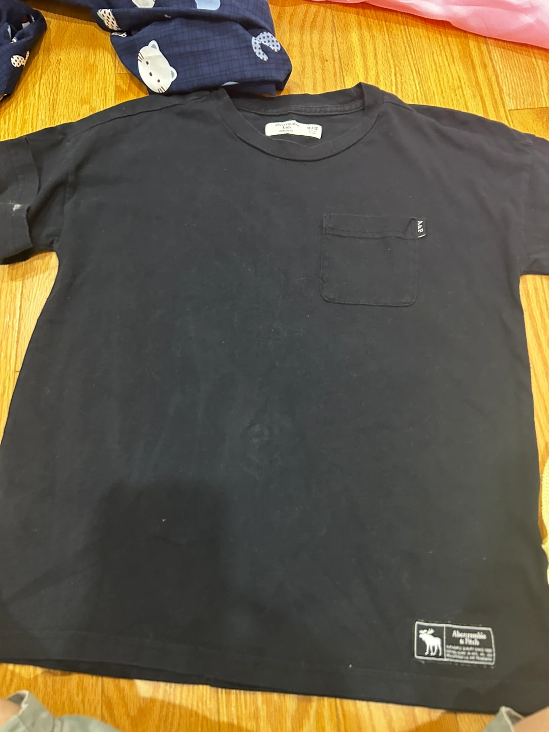Assorted kids clothing bundle - photo 2