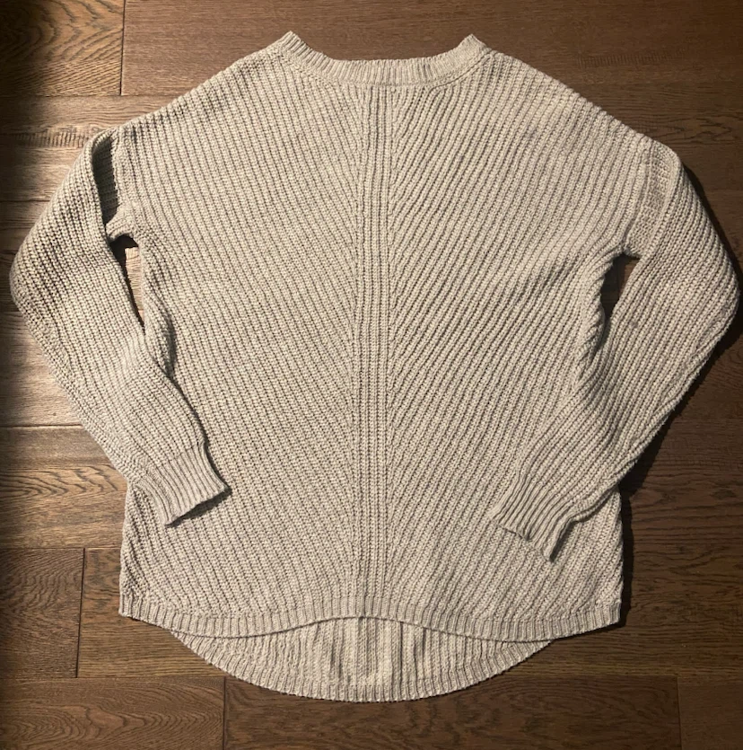 EUC: Ardene Light Grey Ribbed Knit High-Low Sweater Size XS