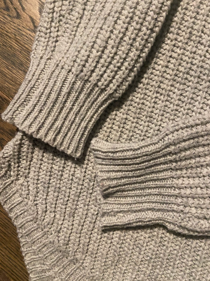 EUC: Ardene Light Grey Ribbed Knit High-Low Sweater Size XS - photo 3