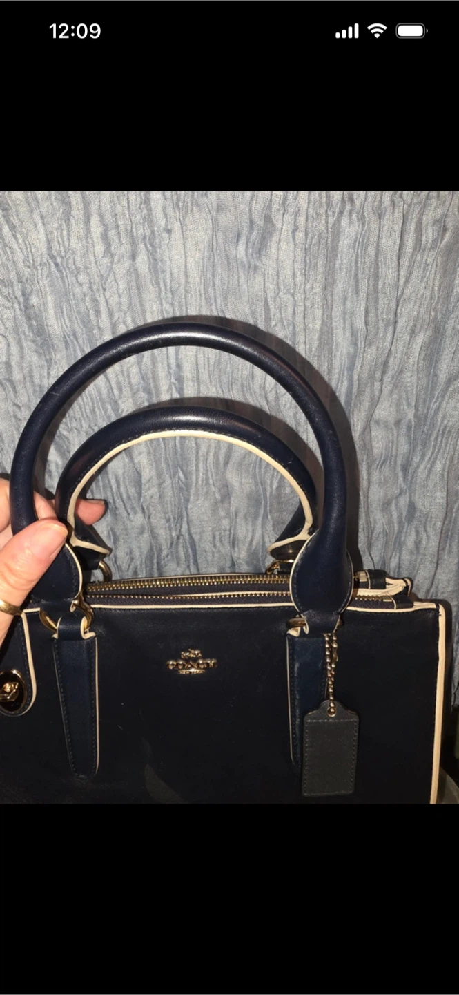Authentic large leather navy coach handbag/crossbody - photo 2