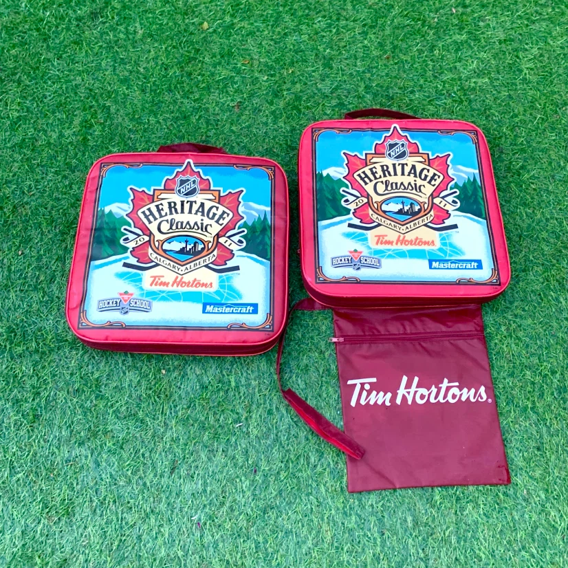 2011 NHL Heritage Classic Hockey Seat Cushions Calgary Sports - photo 2