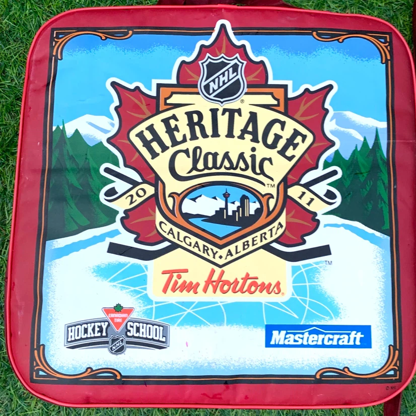2011 NHL Heritage Classic Hockey Seat Cushions Calgary Sports - photo 4