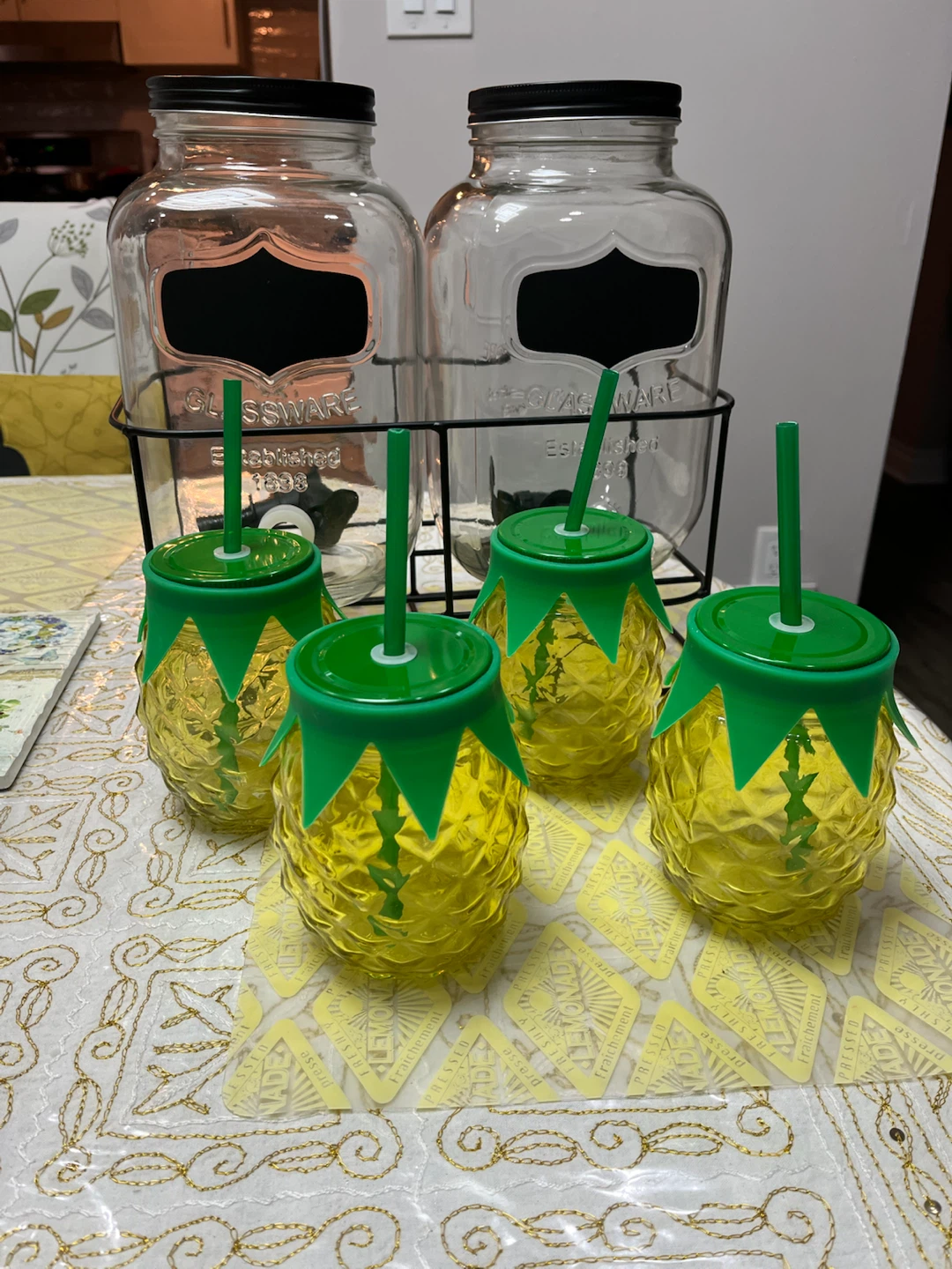 Double Beverage Dispenser with 8 Pineapple Cups - photo 2