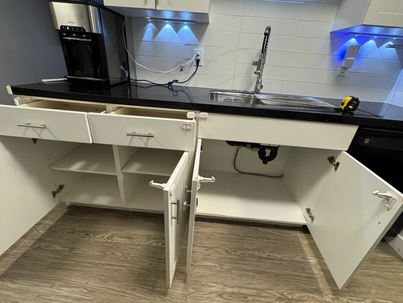 kitchen countertops, sink, faucet - photo 5