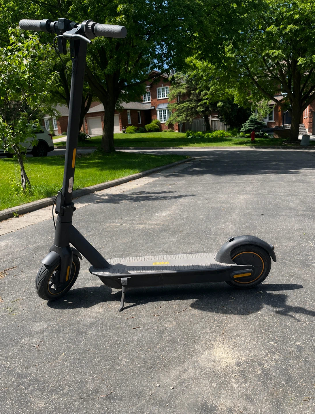 Segway Ninebot KickScooter MAX G30 — Like New, Low Mileage