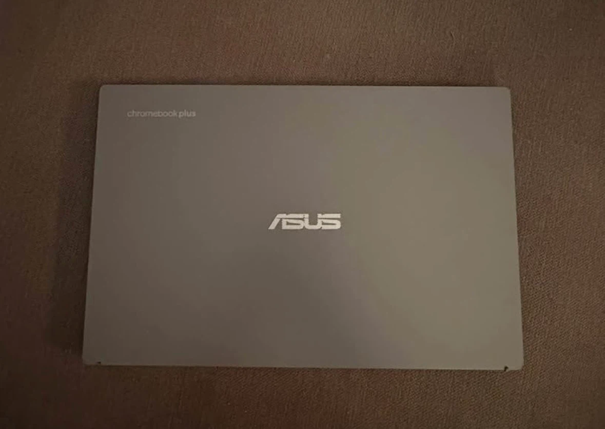 ASUS touchscreen Chromebook Plus 14”