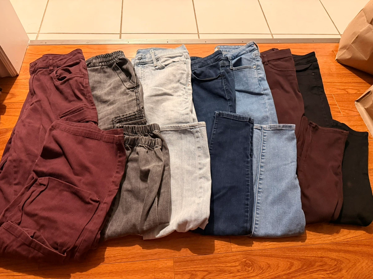 BUNDLE Women’s pants size 27-29 waist
