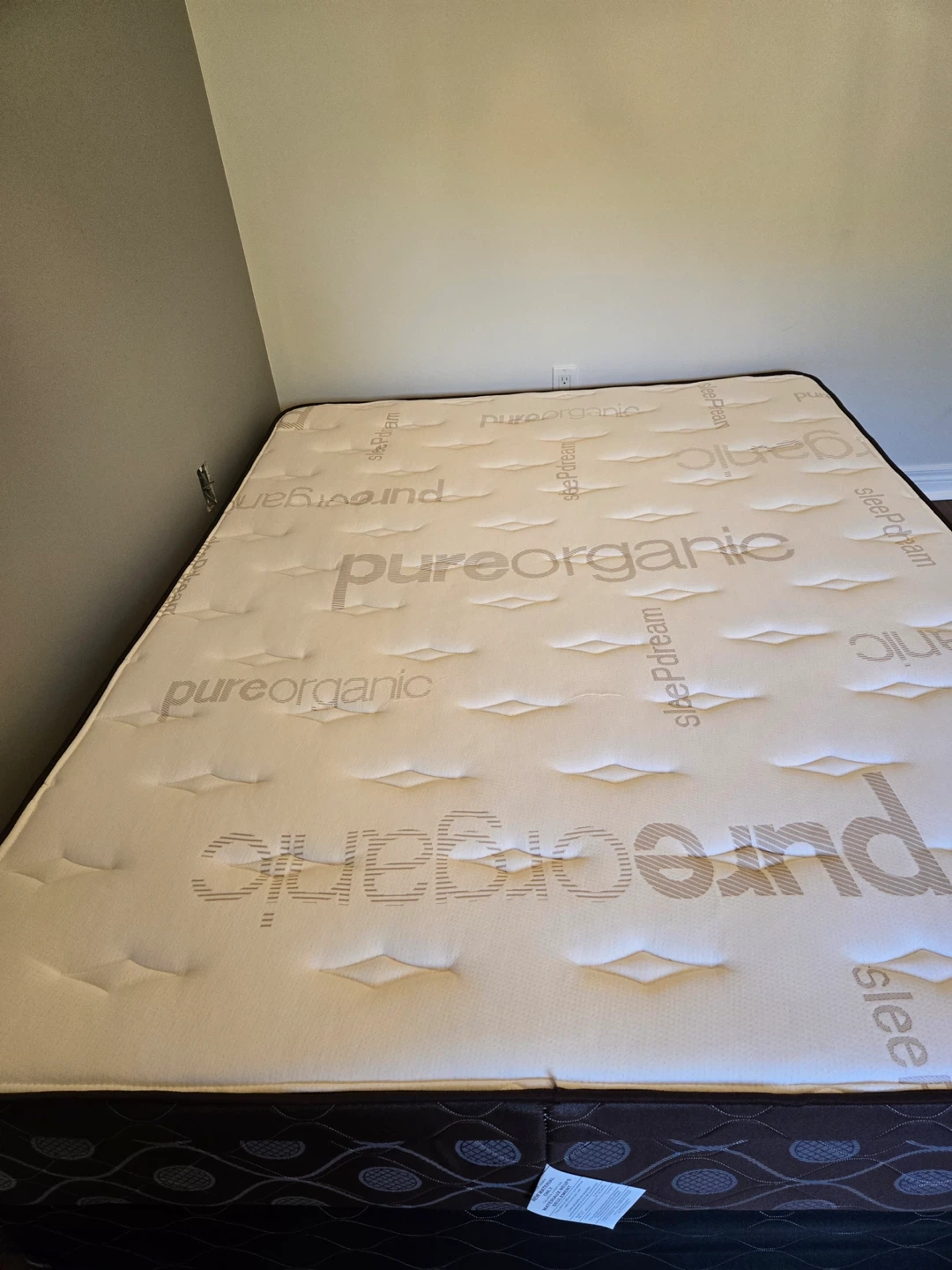 Almost new Queen Size Mattress! Moving sale! $150 - photo 2