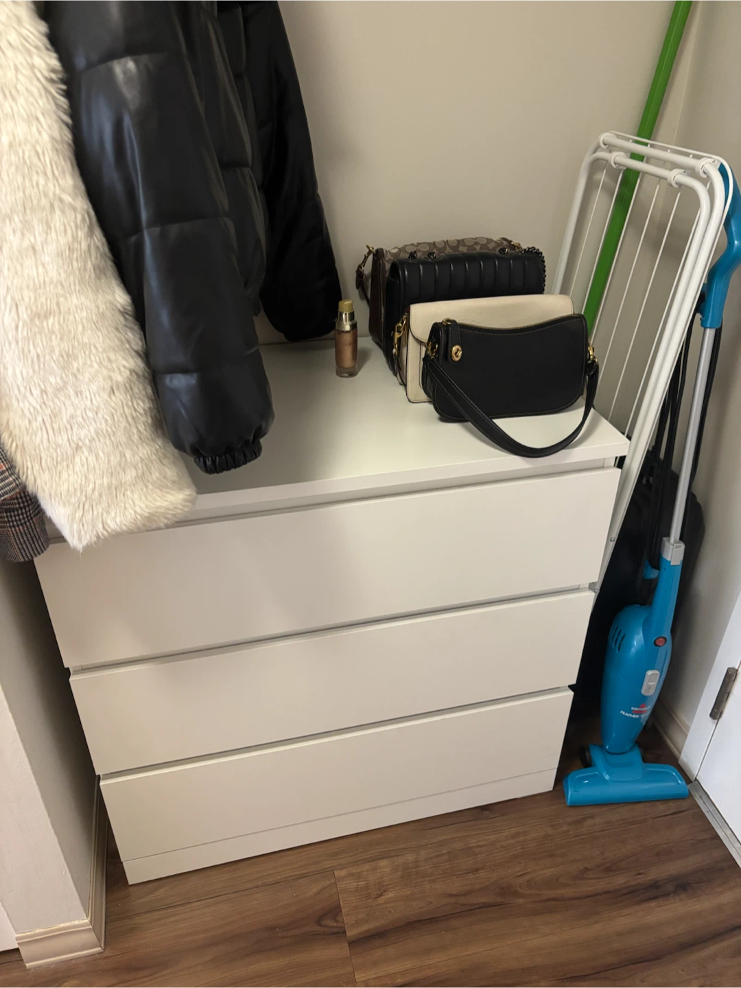 White 3-Drawer Dresser - photo 2