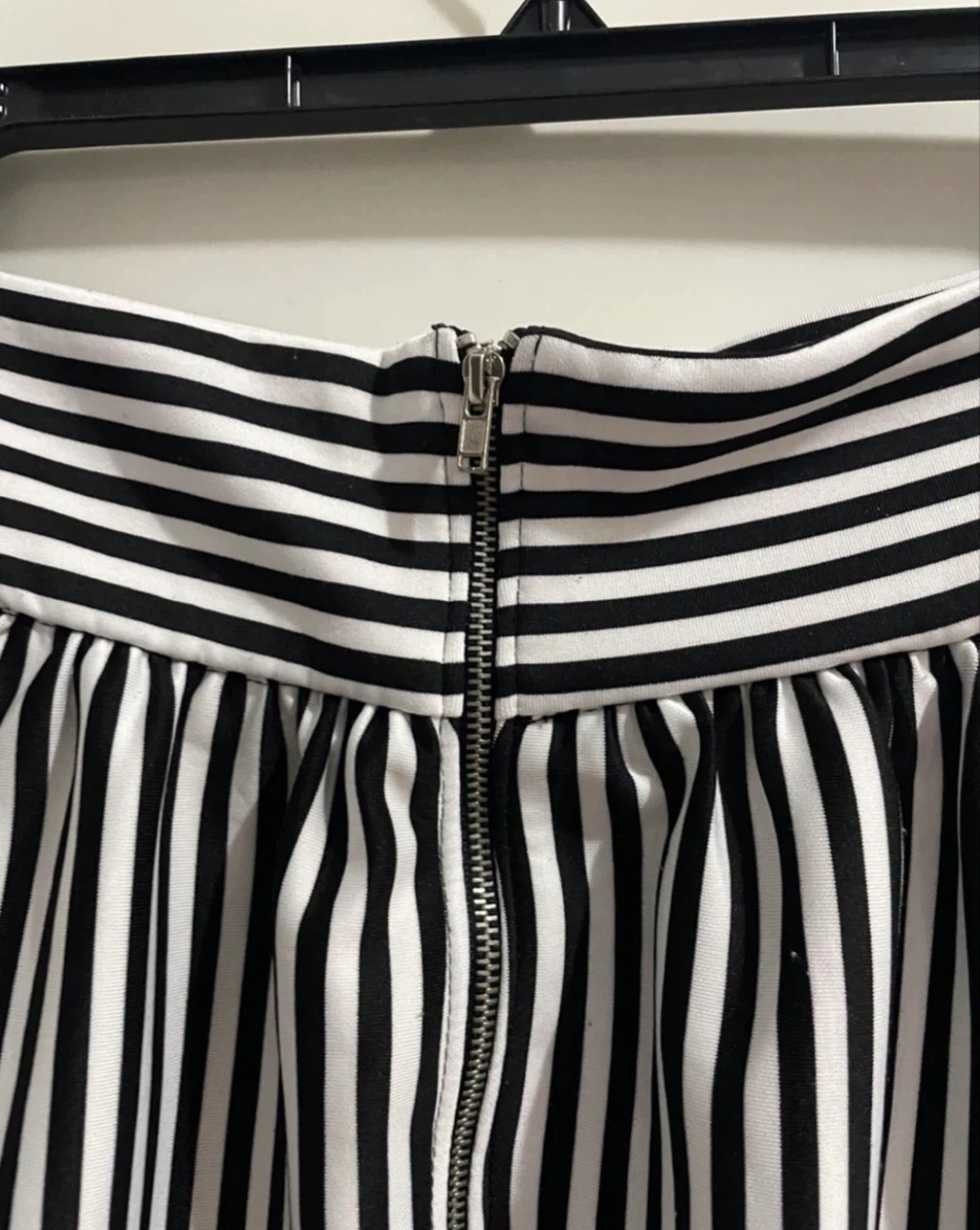 Black & white stripe midi skirt (small-medium) - photo 2