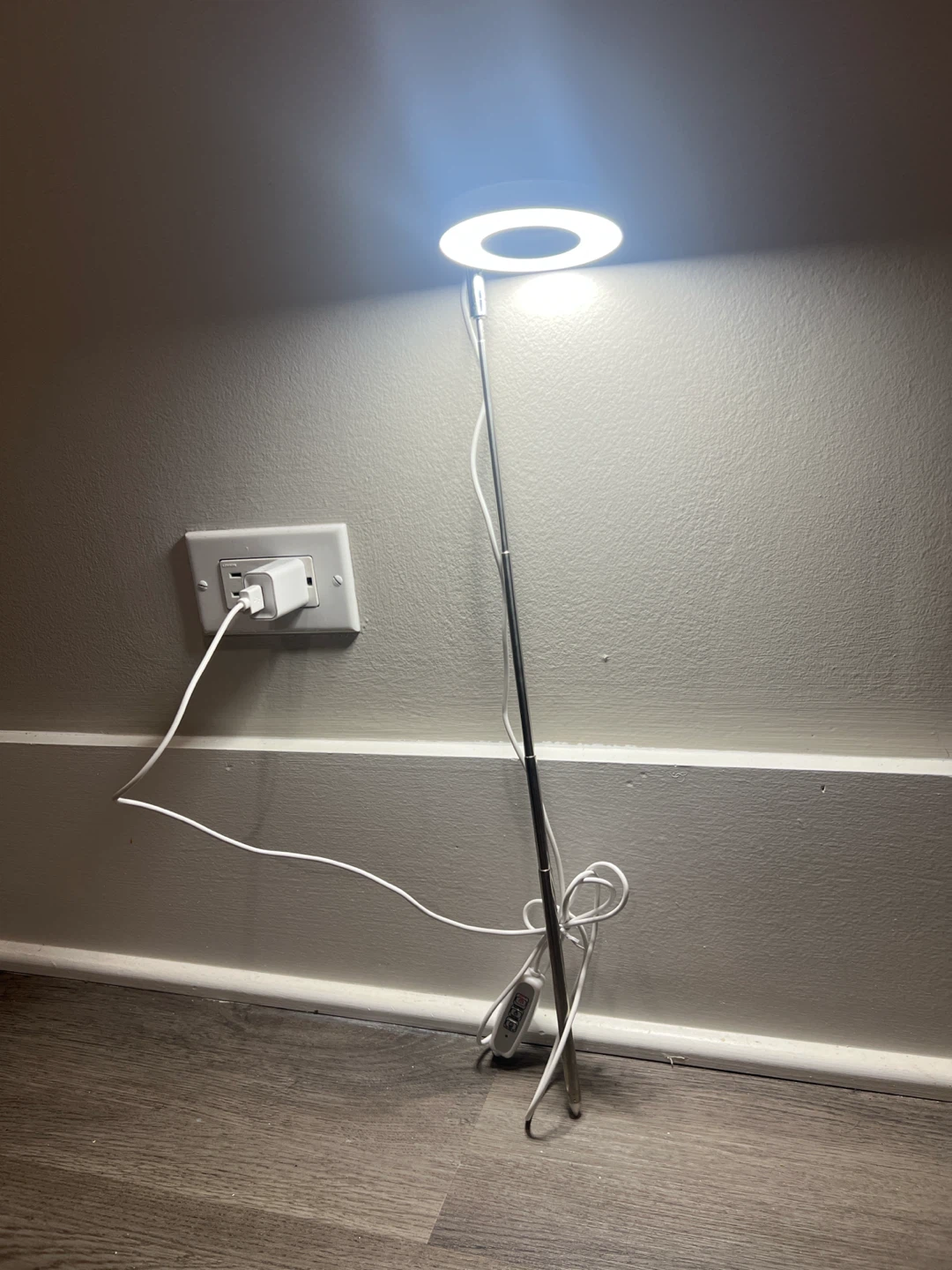 Unused Extendable Automatic Plant Grow Light