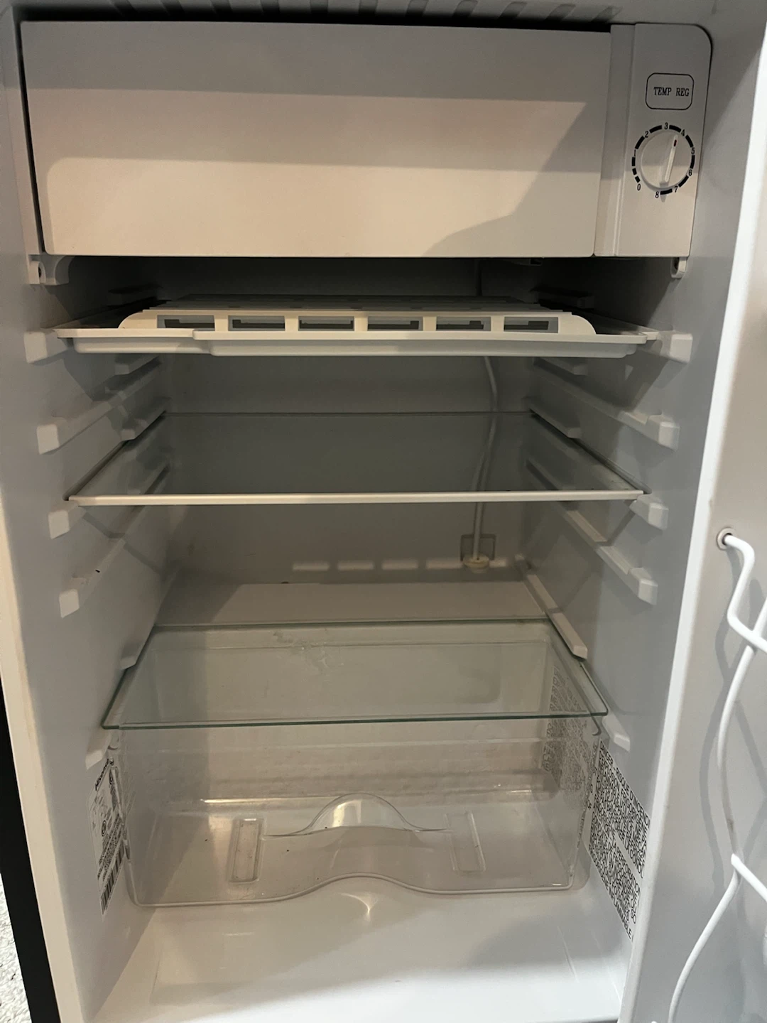 Hisense Mini Fridge - photo 2