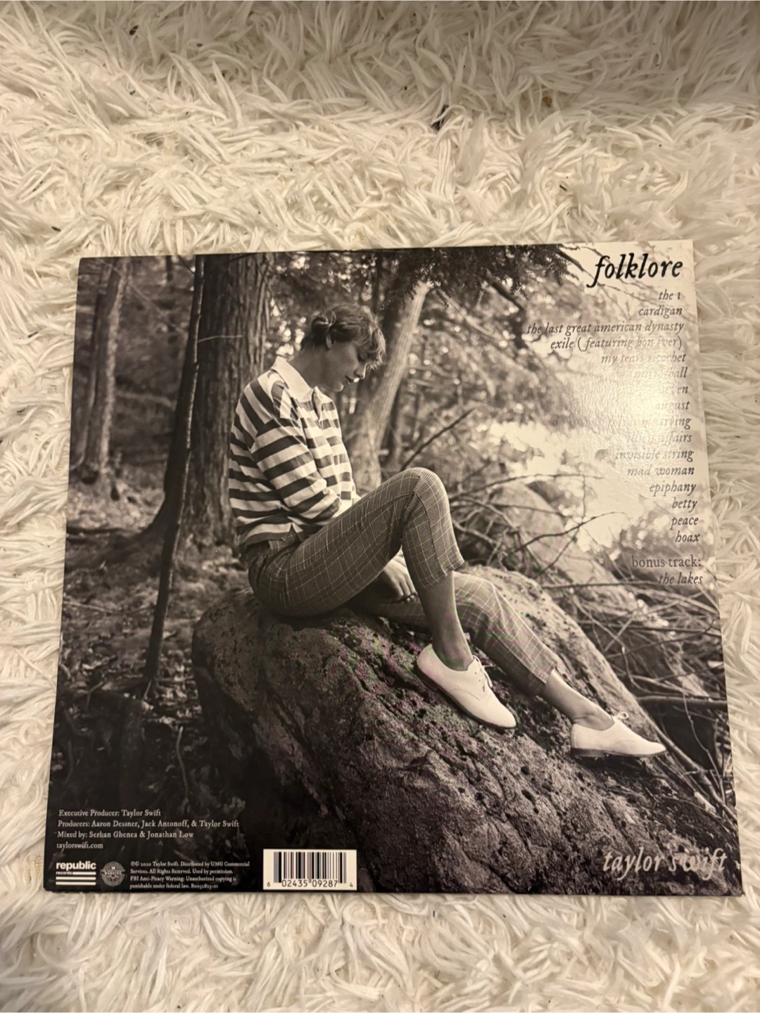 Taylor Swift Folklore Target Exclusive Red Vinyl❤️ - photo 2