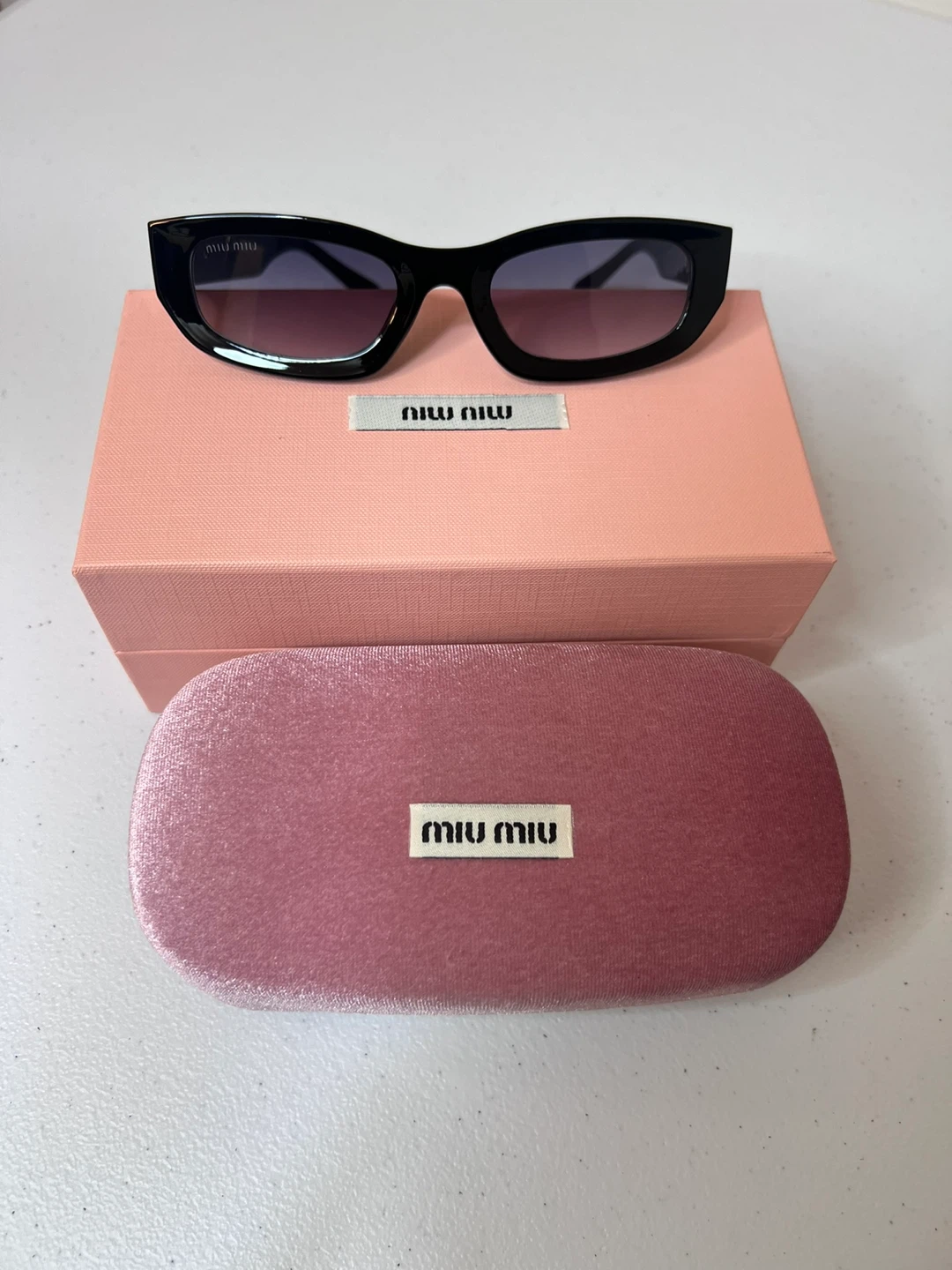 Miu Miu Sunglasses womena