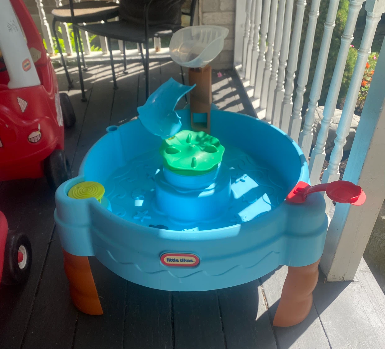 Little Tikes kids water table