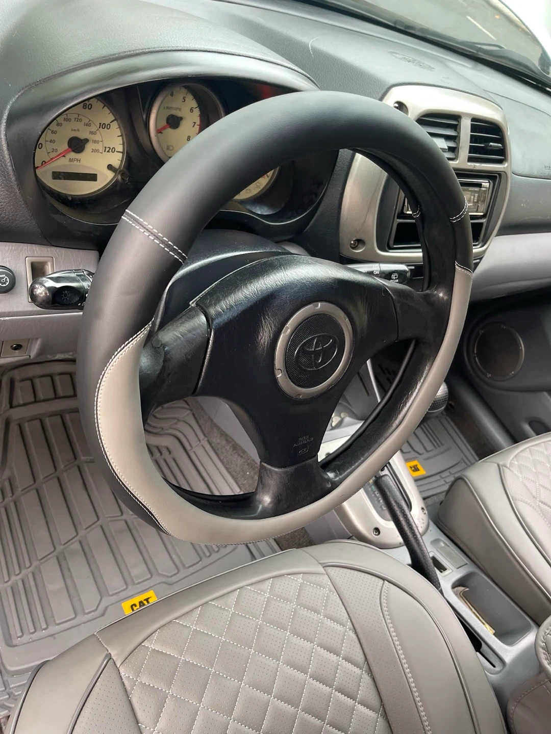 2001 TOYOTA RAV4 - photo 5