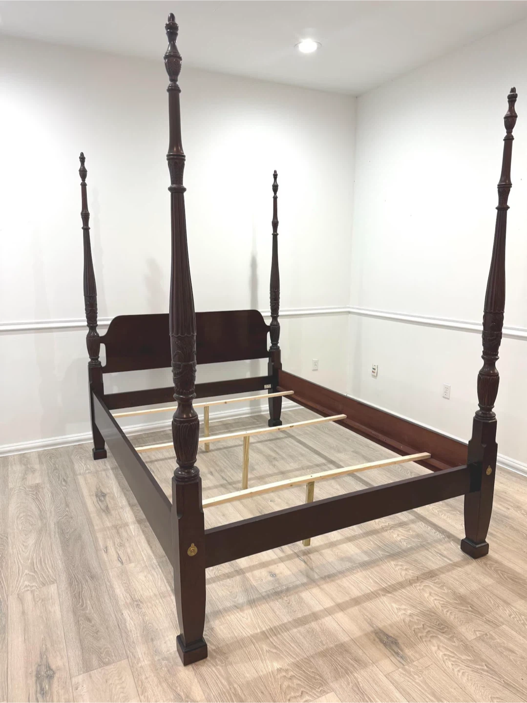 Four post bed. Ethan Allen *Queen*