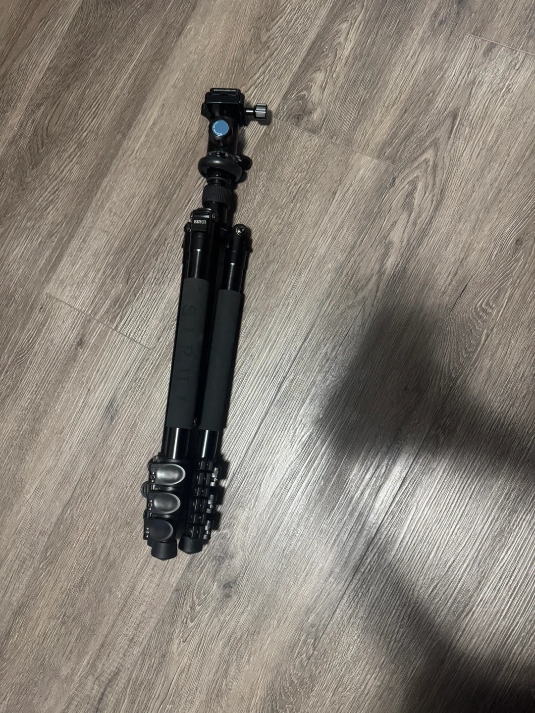 SIRUI ET-1004 Tripod Kit with E-10 Ball Head