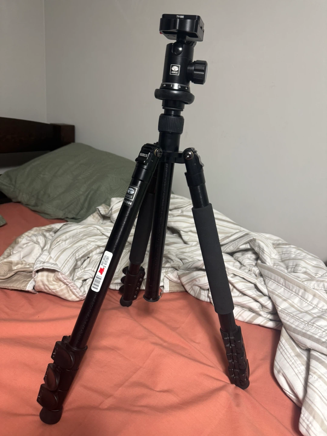 SIRUI ET-1004 Tripod Kit with E-10 Ball Head - photo 2