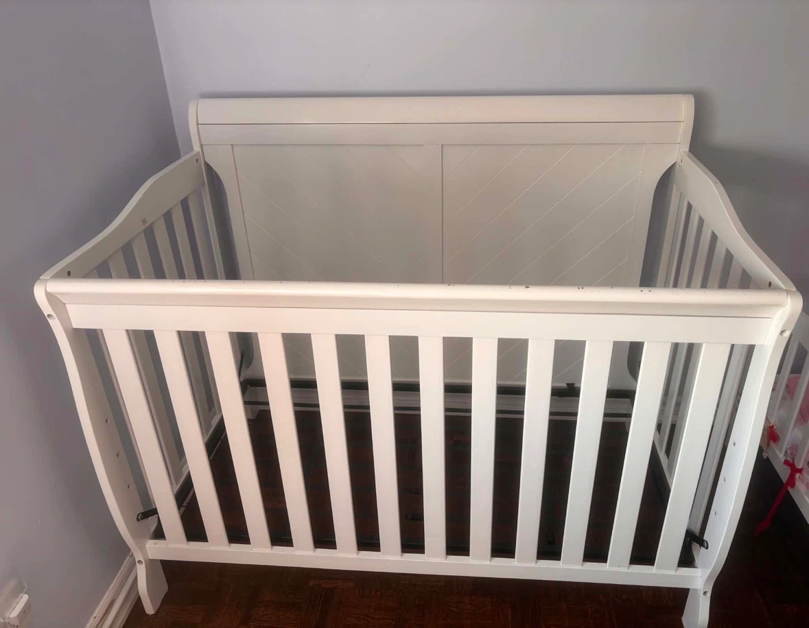 White convertible crib