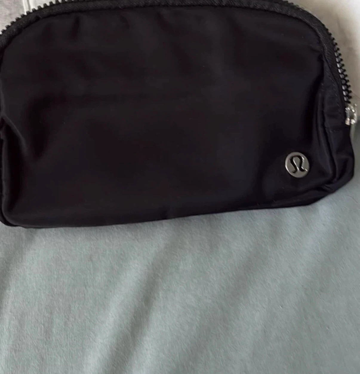 Lululemon belt bag black