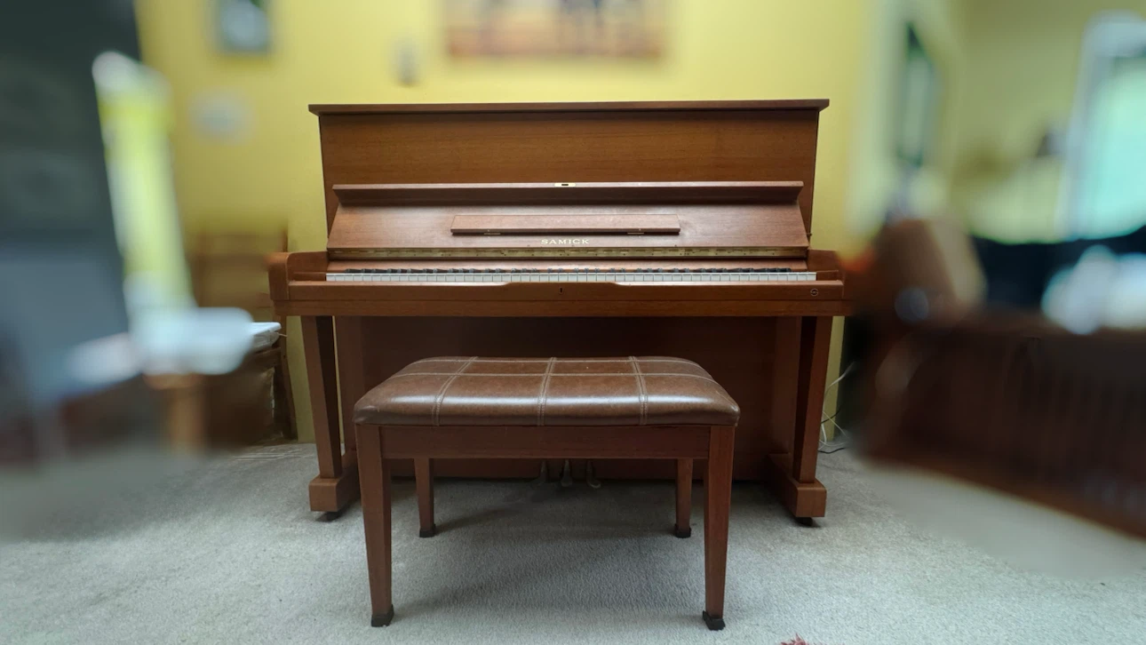 Vintage Samick Upright Piano Teak Wood Finish - photo 2
