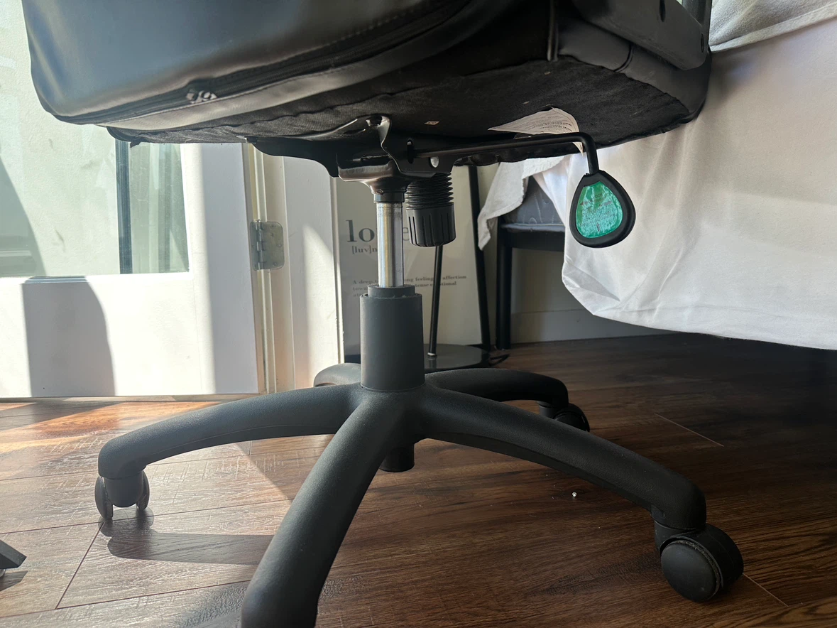Chair - FREE - photo 3