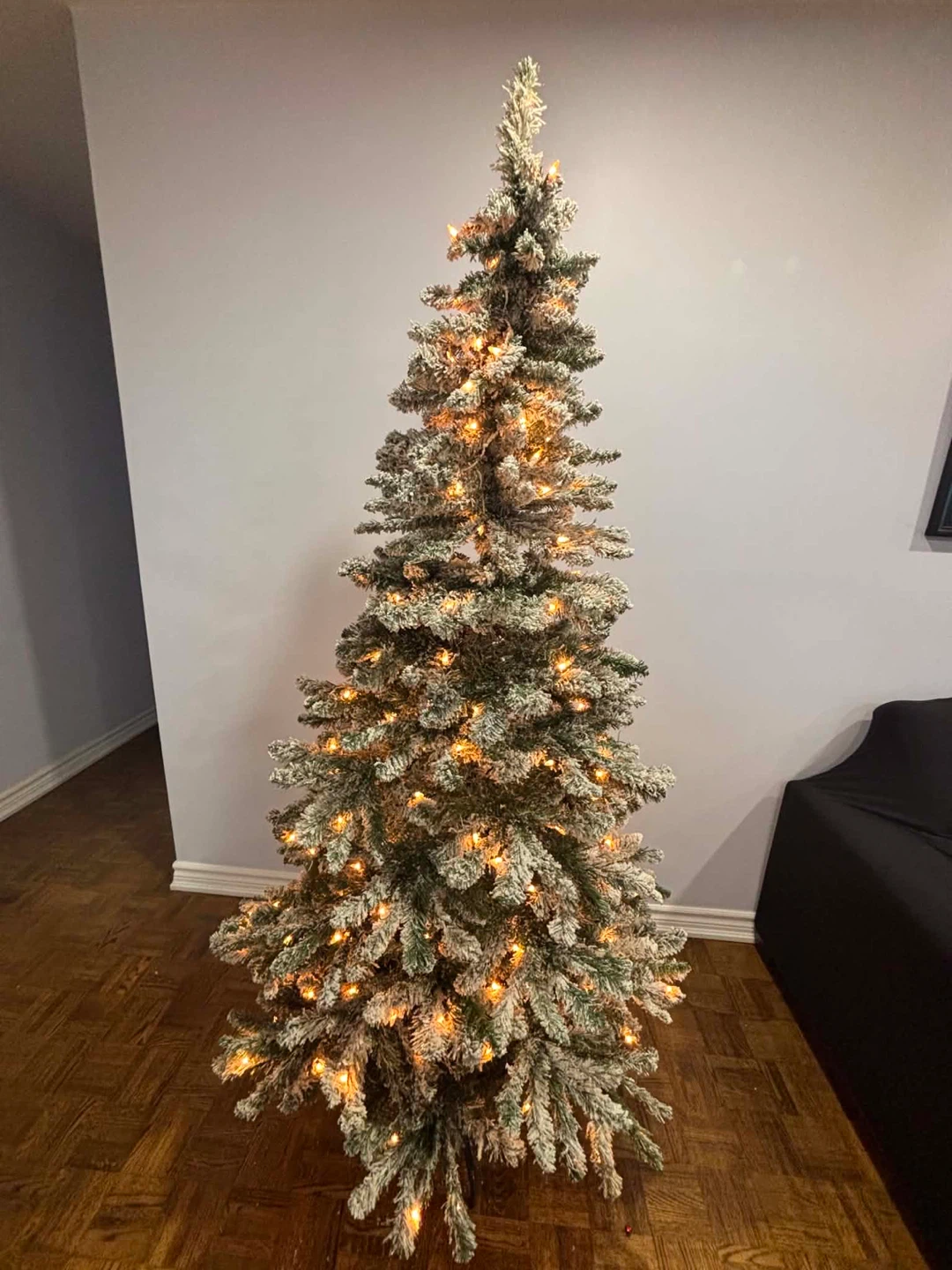 Holiday Time 6.5 FT Pre-Lit Flocked Frosted Pine Tree - photo 3