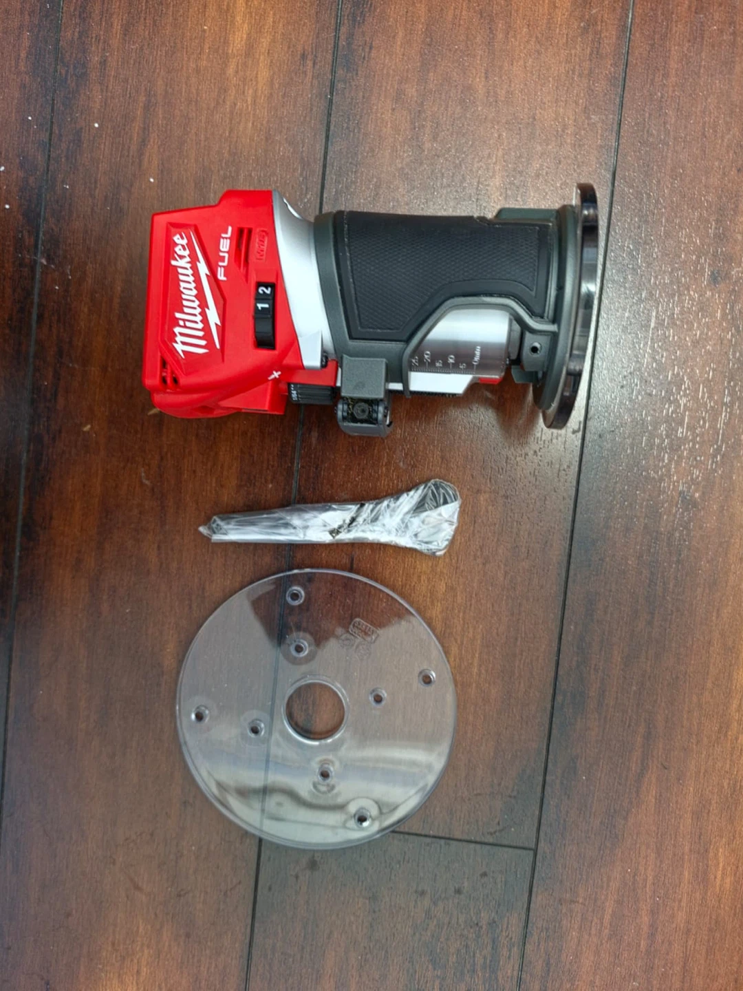 Milwaukee FUEL Compact Router - photo 3