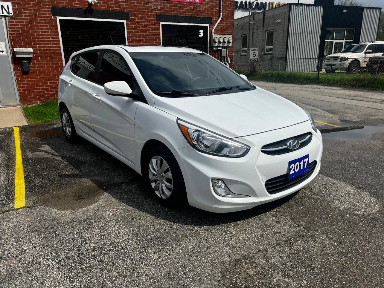 2017 Hyundai Accent - photo 2