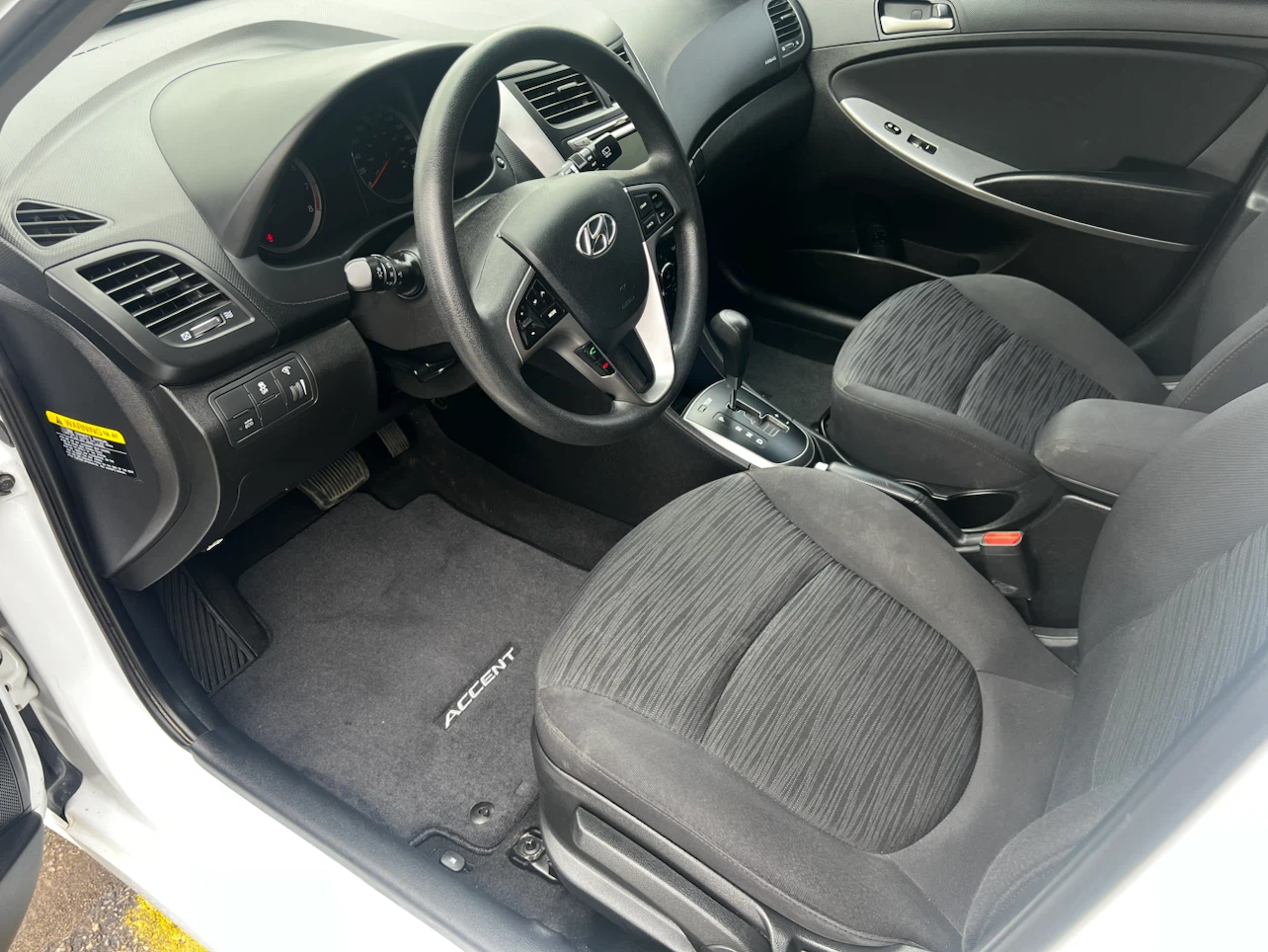 2017 Hyundai Accent - photo 5