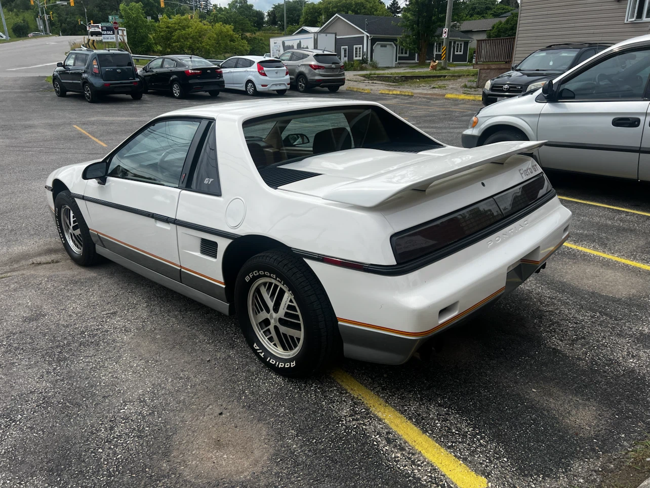 1985 Pontiac Fiero GT - photo 4