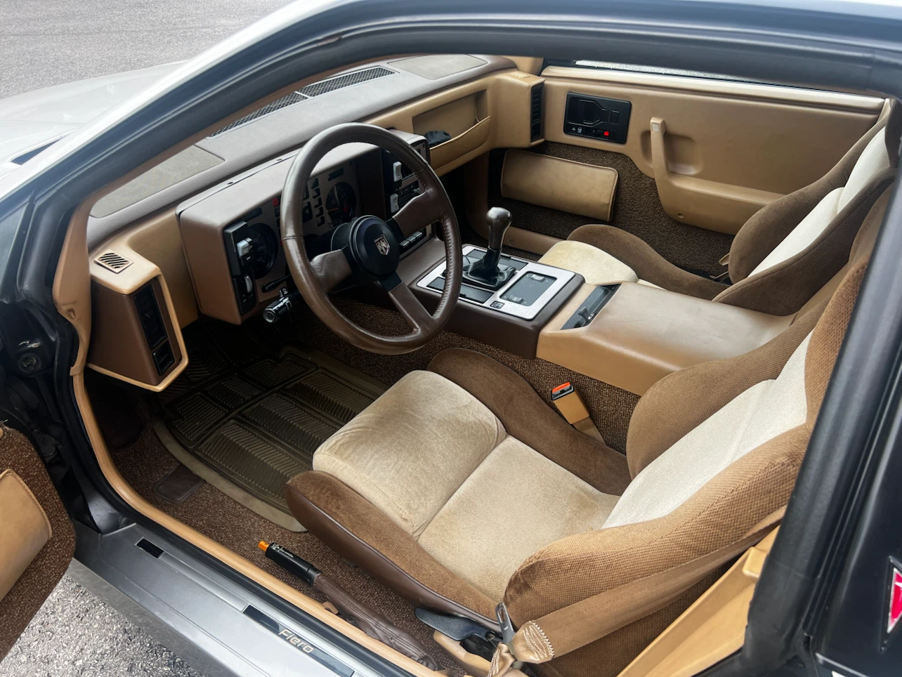 1985 Pontiac Fiero GT - photo 5