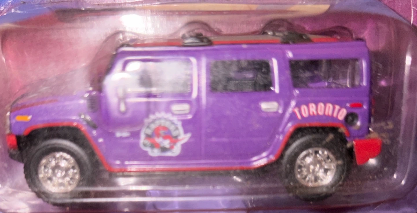 Fleer Hummer H2 Toronto Raptors Collectible Car and rookie card - photo 4