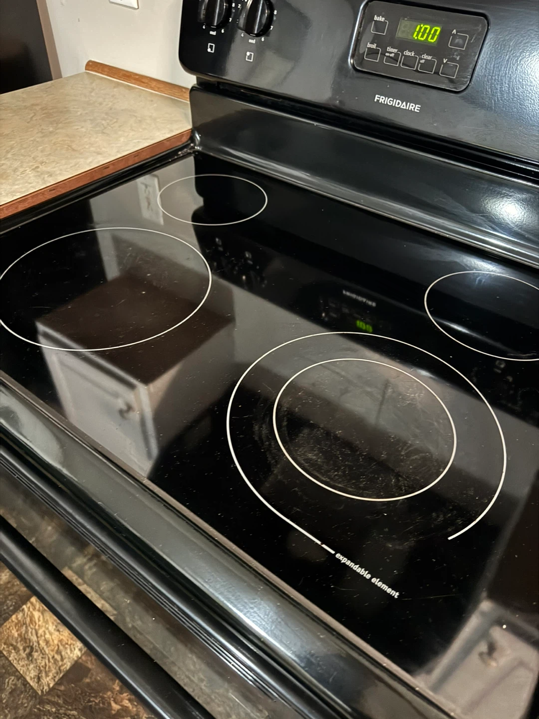 Frigidaire Electric Range with Oven - photo 2
