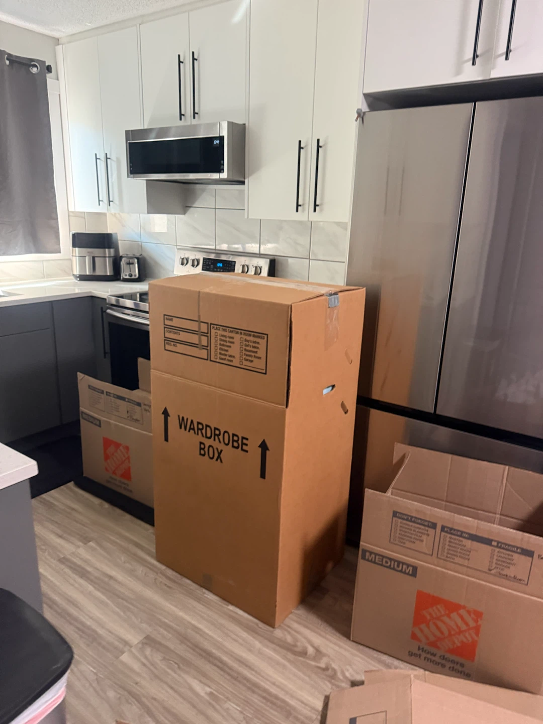 Wardrobe & Moving Boxes - photo 2