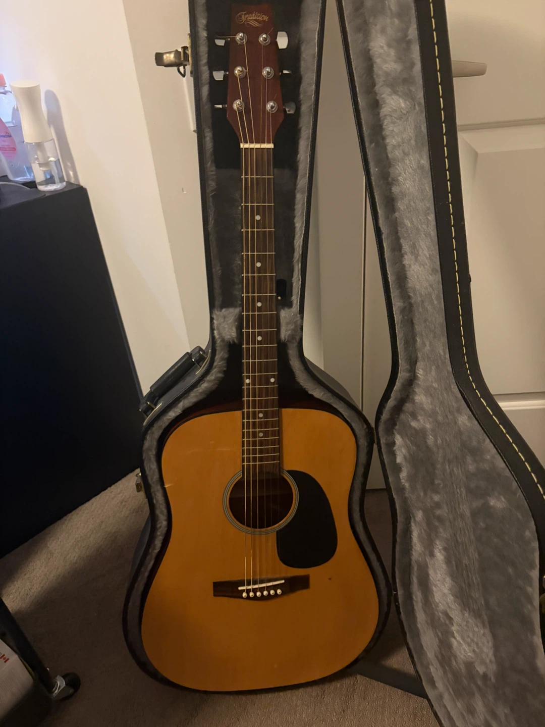 Tradition Acoustic Guitar with Case