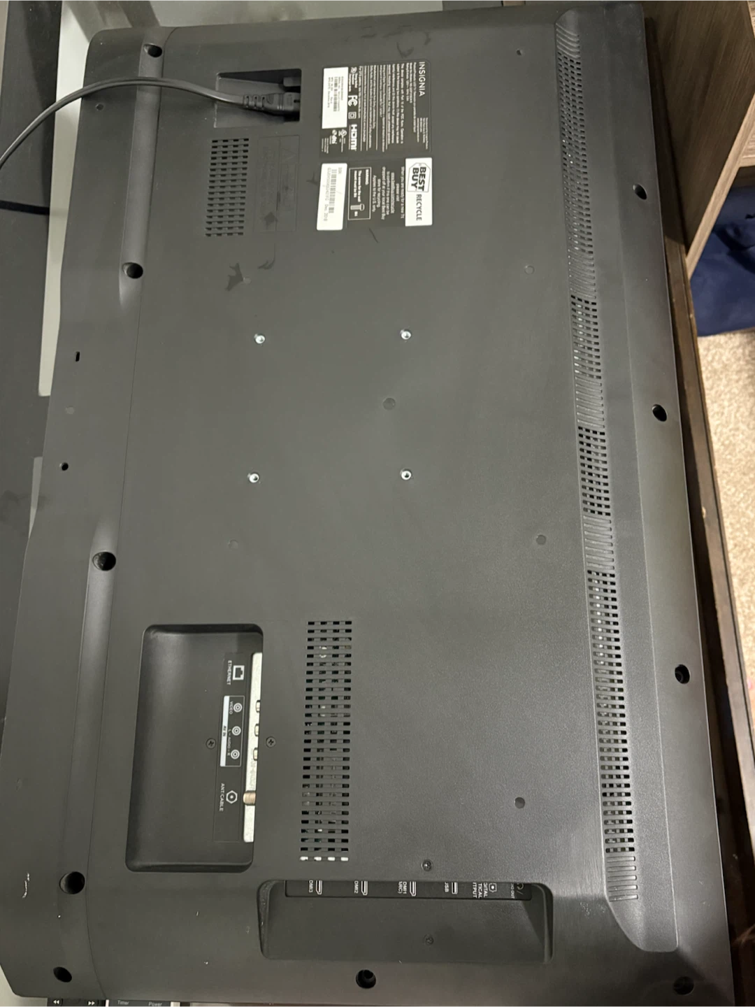 Insignia Fire TV 32 inch + TV stand - photo 4