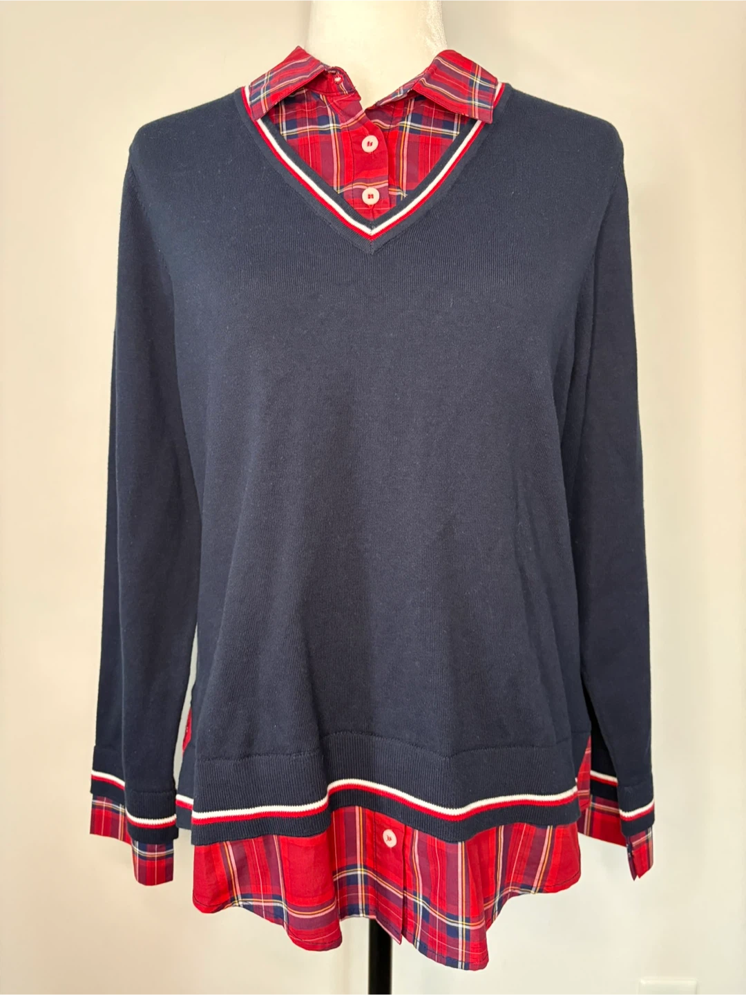 M - New with Tag! Tommy Hilfiger Navy Blue Plaid Sweater
