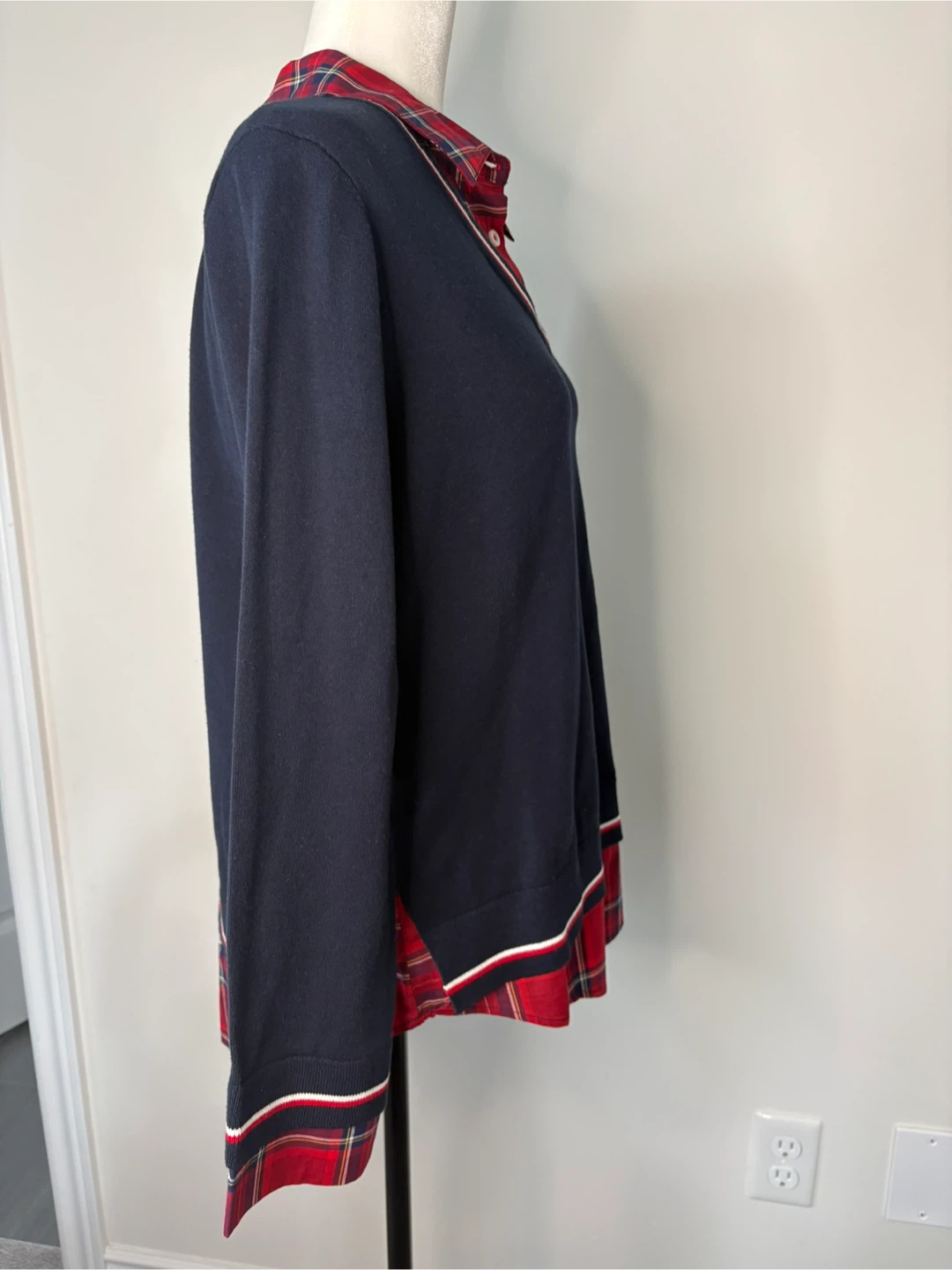 M - New with Tag! Tommy Hilfiger Navy Blue Plaid Sweater - photo 4