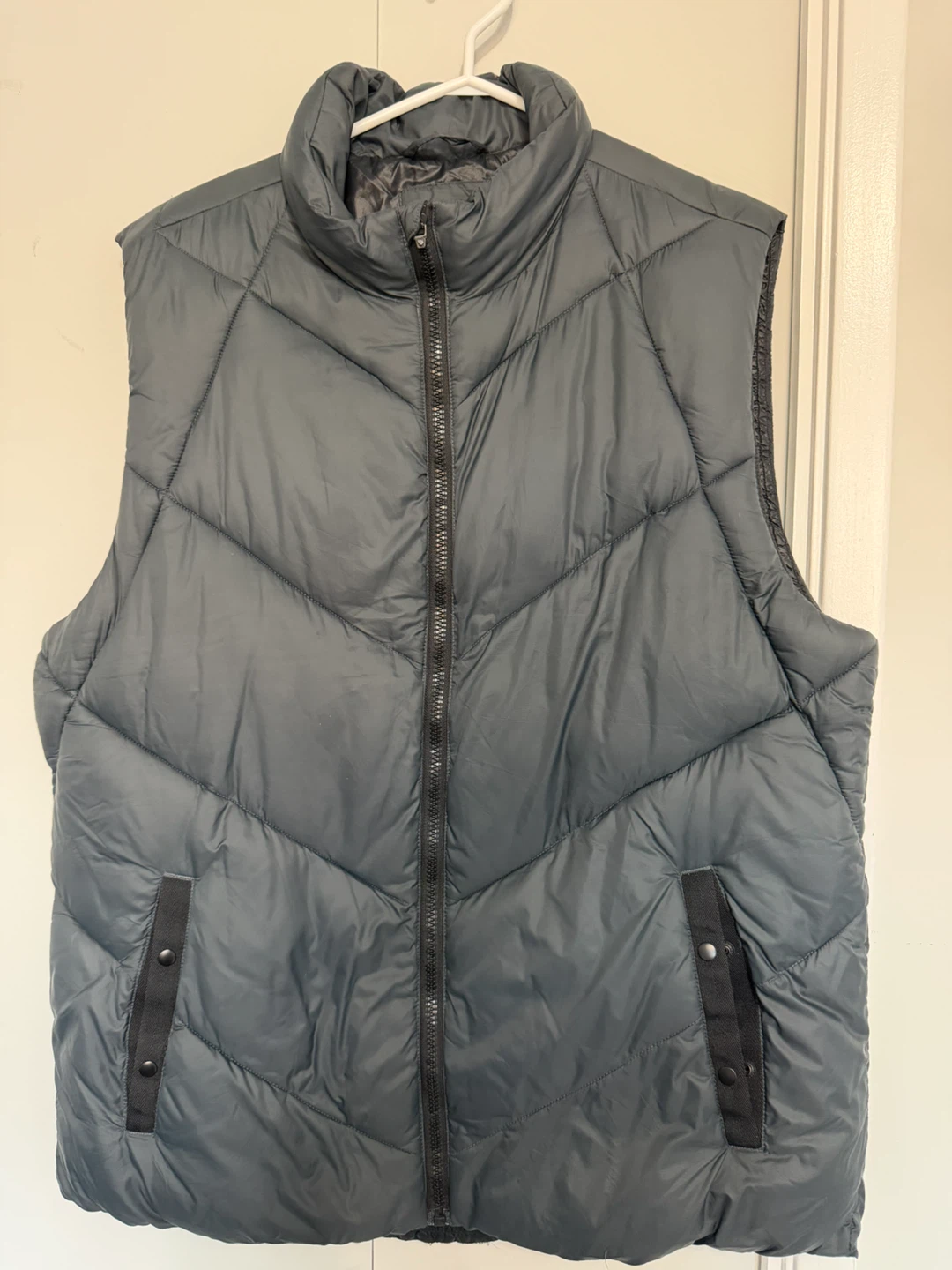Gap Grey down Puffer Vest men’s