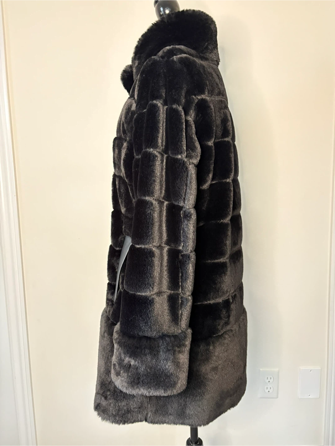 M - Jones NY, Black Faux Fur Coat (tag removed but NEW) - photo 2