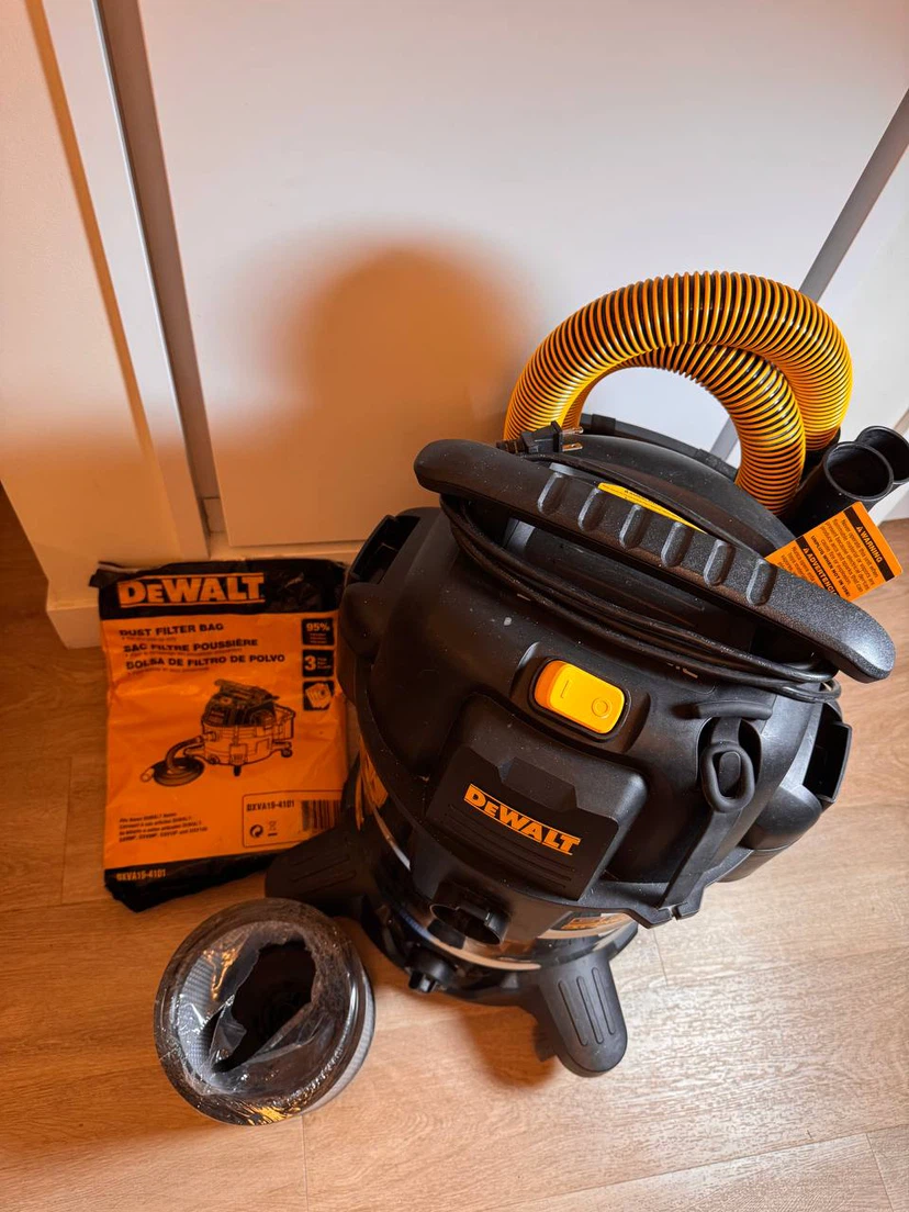 DEWALT 10 Gallon Wet/Dry Vacuum + New Filter & Bags - photo 4