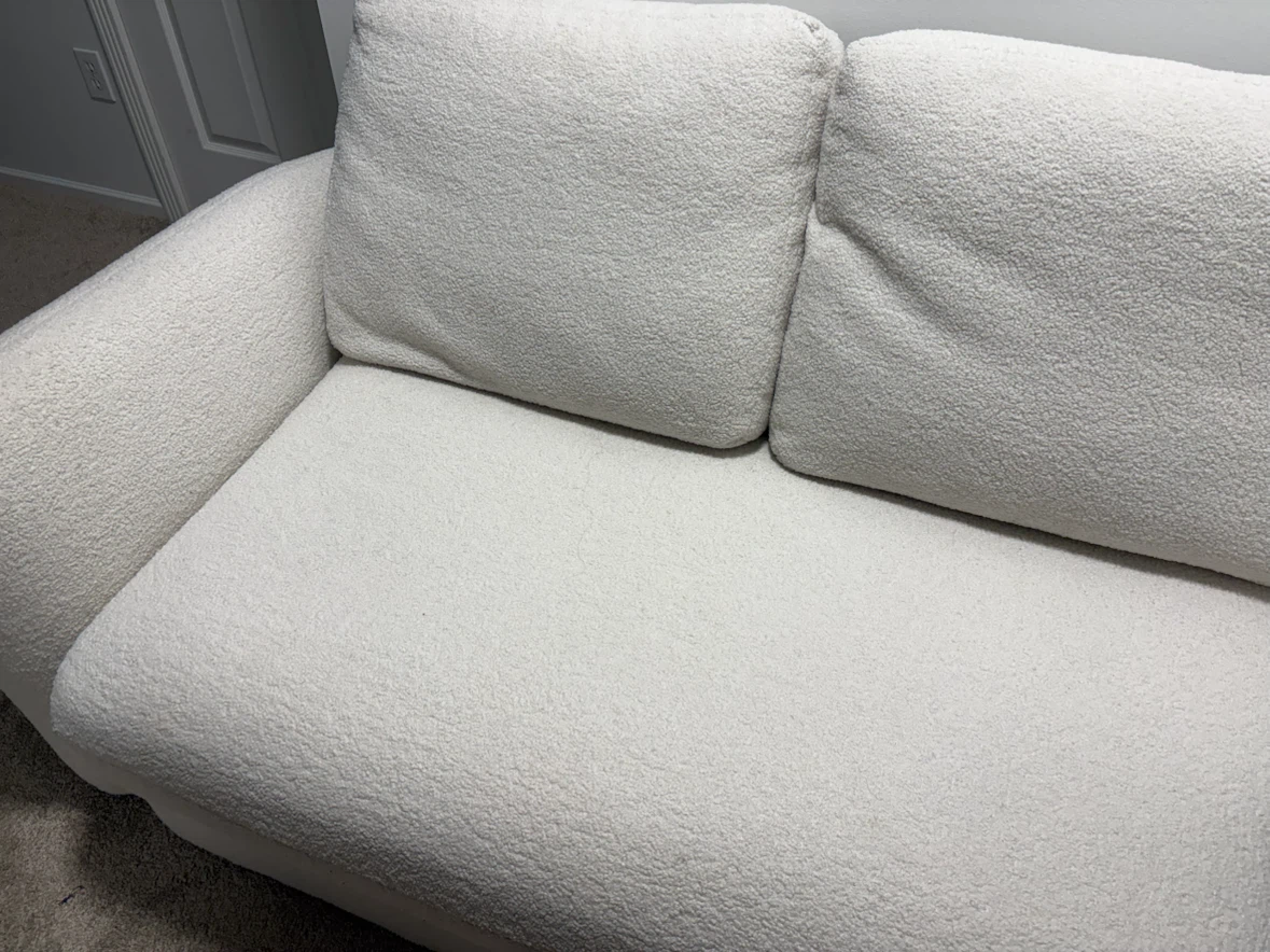 White Boucle Fabric Loveseat - photo 4
